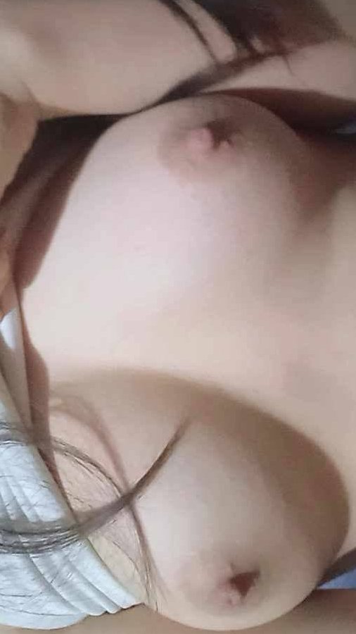 yuna_archi's tweet photo. có ai giúp tui dễ ngủ hơn khum ạ :(( https://t.co/TwkAPG9wu6