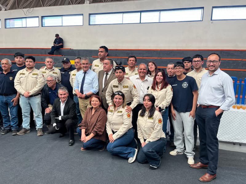 CoreBioBio's tweet photo. En la última sesión del Core., en la comuna de Santa Juana, se apobraron importantes inciativas para distintas instituciones y organizaciones sociales, quienes compartieron con Consejeros y Consejeras Regionales https://t.co/cyPcBeJoDz