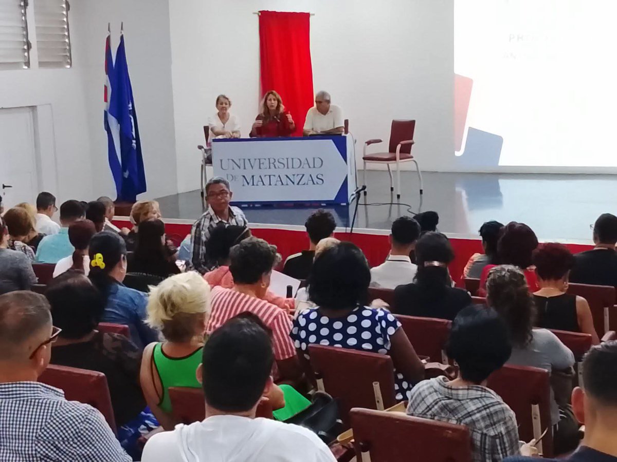 SGEPMTZ's tweet photo. En consulta ahora en #Matanzas Anteproyecto de Ley de Educación, una ley con para educadores, estudiantes y familias con el acompañamiento de la ministra de educación @naimatrujillob
#CubaMined
#MatancerosEnVictoria
#GobMtz https://t.co/sAjHTRz5MY