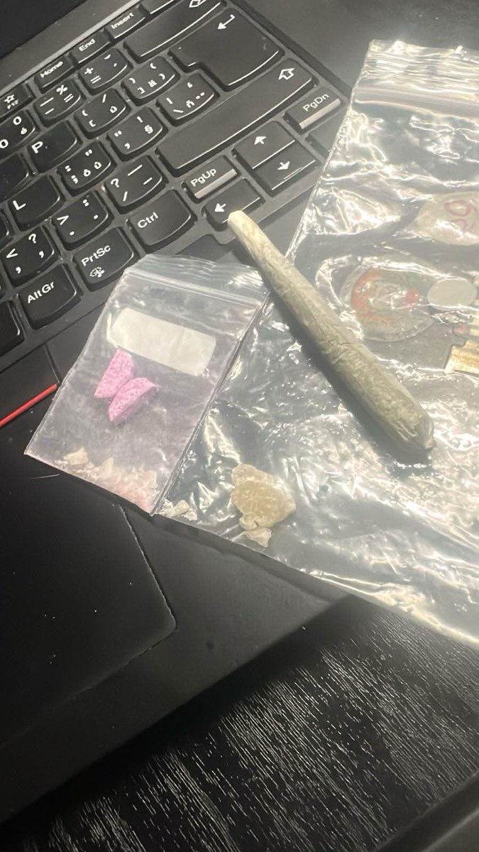Manfredi6sbf's tweet photo. Just sharing something I got wish me a safe trip #drugtwt https://t.co/OGINagEZGn
