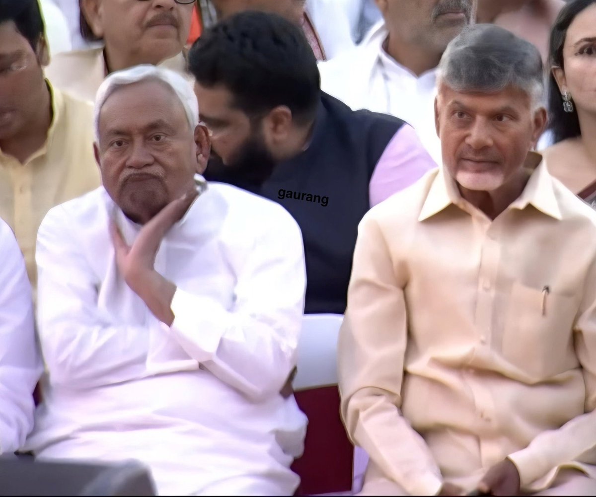 MohdAbdullah550's tweet photo. हम सब के हैं 😊😁
#NiteshKumar #ChandraBabuNaidu 
#Delhi #Patna https://t.co/vZIE4tjBbm
