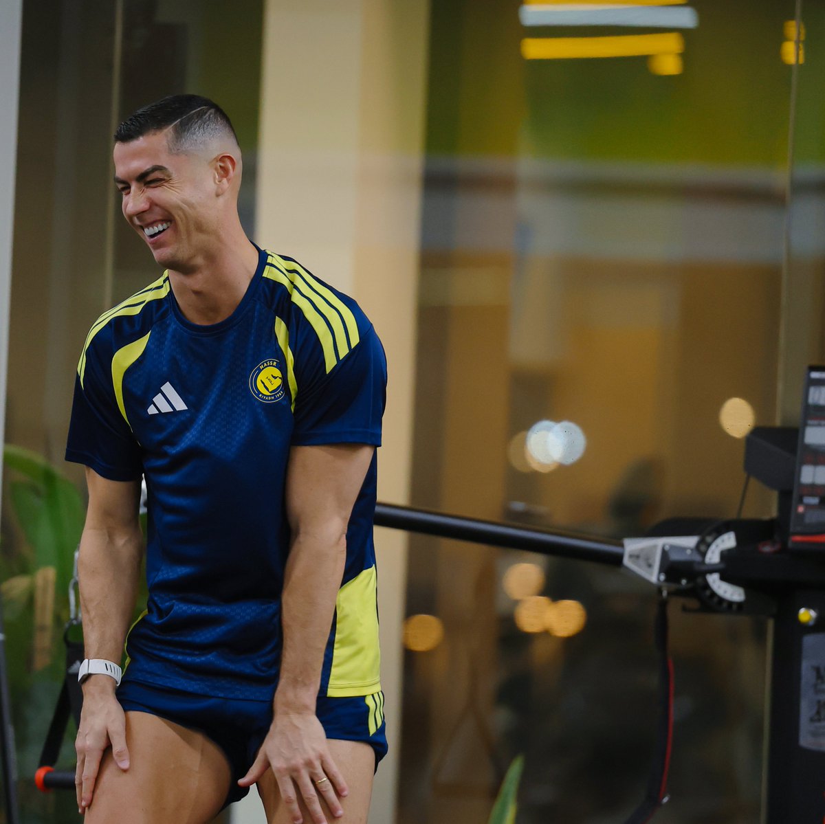 AlNassrFC's tweet photo. بشـوق وفـرح .. لشوفتكم يوم الغـد 🤩
https://t.co/JeGmj06L8g https://t.co/o8xIypX9oc
