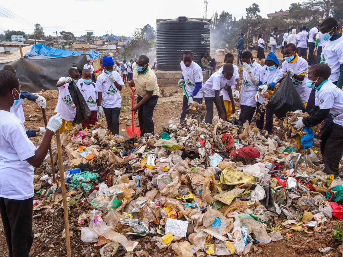 ProGreenShapers's tweet photo. We need to prevent waste, prioritise reuse, recycling and composting, hold producers accountable, and protect frontline communities.Stop burning resources. Finance zero waste. #NoBurn

https://t.co/h1hbuLlee7 https://t.co/YDrxSbFCQm