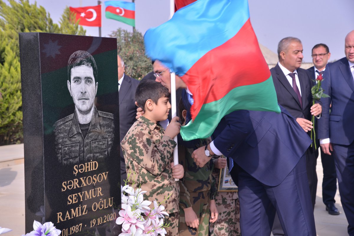 Qaradaghrih's tweet photo. Vətən Müharibəsi şəhidi Sərxoşov Seymur Ramiz oğlunun anım mərasimi keçirilib. https://t.co/C1gMbNdYv1