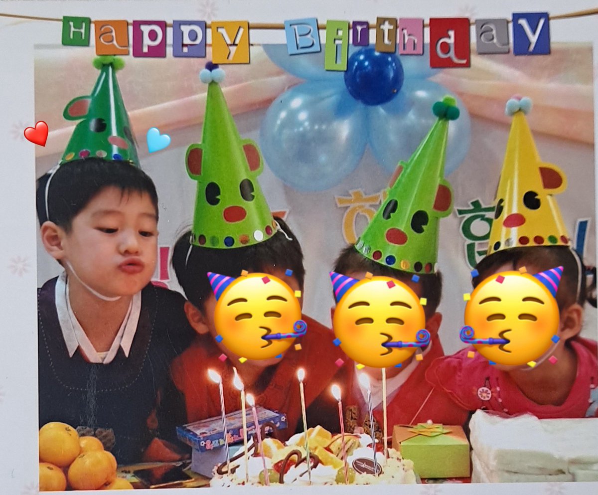 leehancokr's tweet photo. 261020 #이한 birthday post 💌

it doesn’t feel real that the year is already coming to an end..ㅎㅎ
you’ve worked so, so hard this entire year and thank you, truly
thank you so much for celebrating my birthday
i love you🖤🖤
these pictures are onedoor’s gift~~🫶🏼 https://t.co/slmQoKlTBC