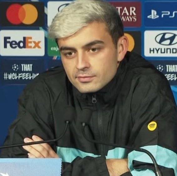 FabrizioRomano's tweet photo. 🚨 Pedri on Messi-Lamine comparisons: “For me, Lamine shouldn't be compared to anyone because comparing him to Leo Messi is complicated…

…comparing yourself to the best player in history is complicated”. https://t.co/6ITIaLCQ1y