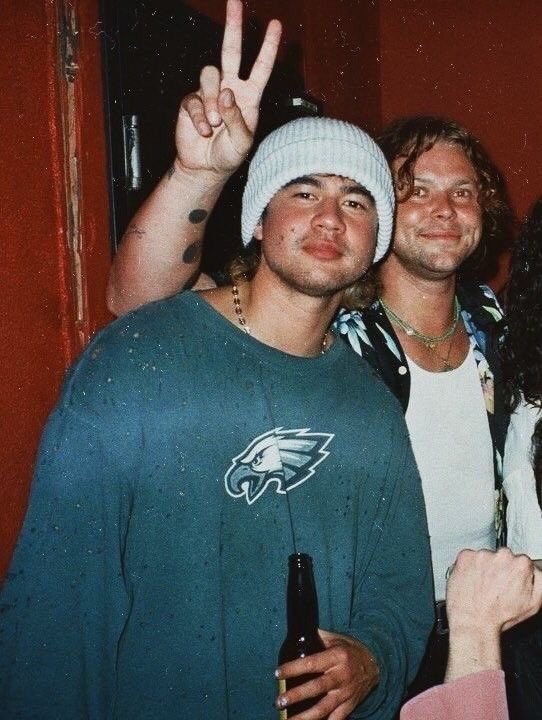 ashtons_flower_'s tweet photo. Your favorite cashton girl is here 😌😌😌 @bashsist @dailycthafi https://t.co/3i0UEe5L7H