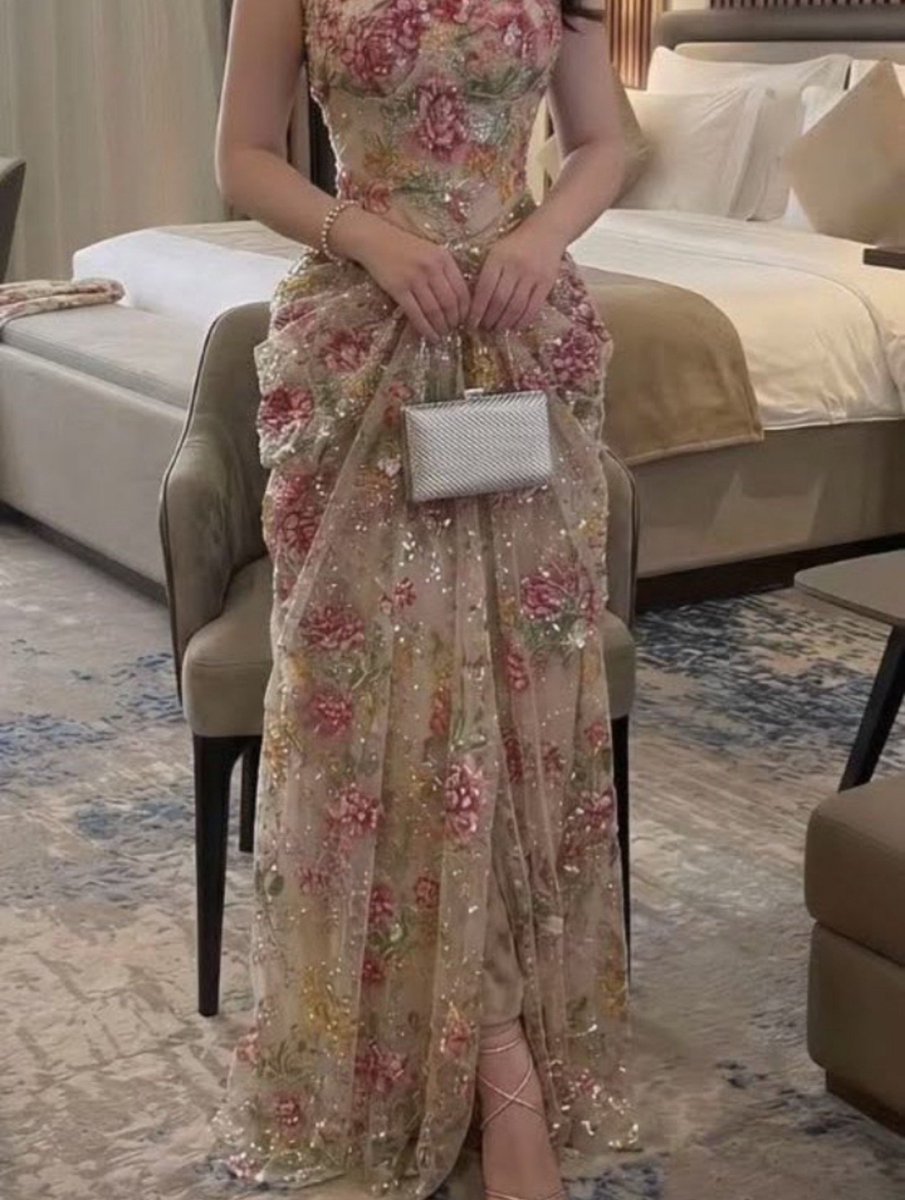 vogueishgirl's tweet photo. Mermaid evening gown https://t.co/81KUgupt2s
