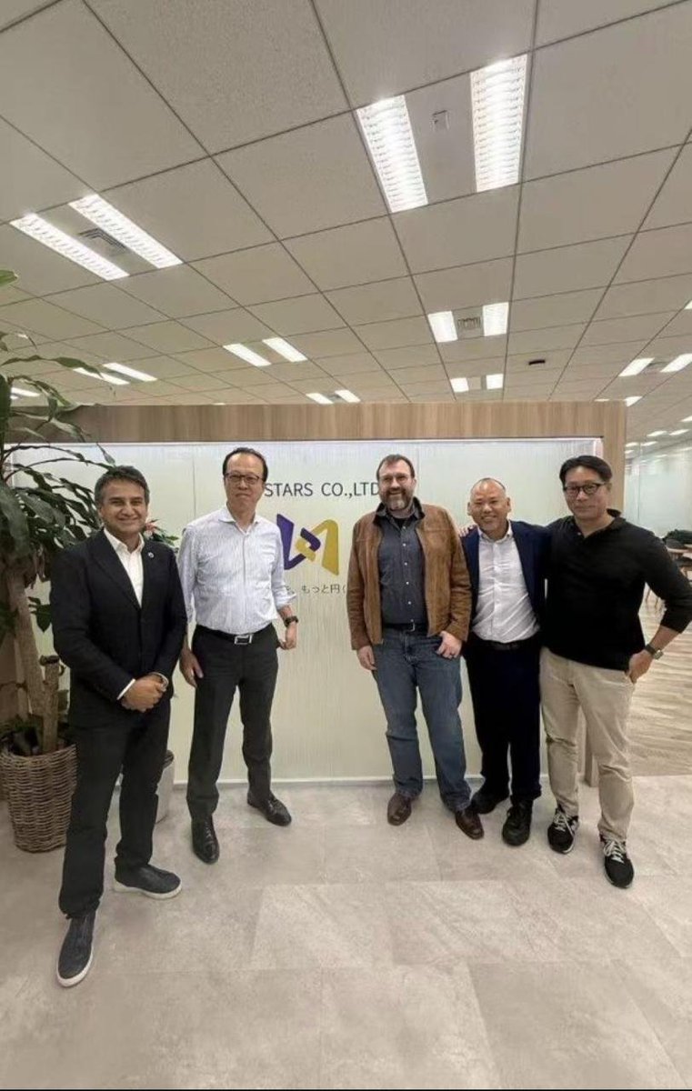 WEA_JP's tweet photo. From Singapore to Tokyo! 🇸🇬🇯🇵 An inspiring time together!

Glad to see Charles Hoskinson visit #Netstars in Japan, with WEA's Bansho discussing stablecoin payment security, transaction verification and real-world use.

At #WEA, we're exploring practical Web3 payments. Stay tuned! ✨

https://t.co/3ubFm1dQcT

#WEA #WEAJAPAN #WEAJP #Netstars #NetX #Web3‌‌