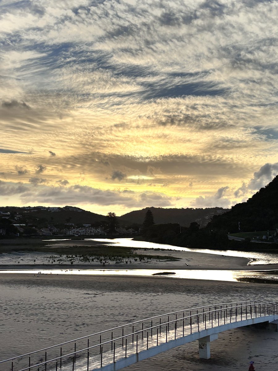 gatvolinthecity's tweet photo. At #sunset tonight! https://t.co/VCvRs58WEe