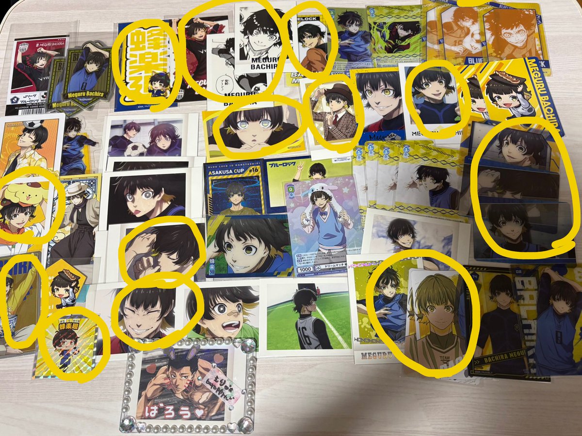 2Na_jrf's tweet photo. @baropprn こんばんは、お声かけありがとうございます。
画像お借りしまして、丸をつけさせて頂いたものをお譲り頂きたいのですが如何でしょうか？
ご確認の程よろしくお願いいたします。 https://t.co/1DdAagU2rs