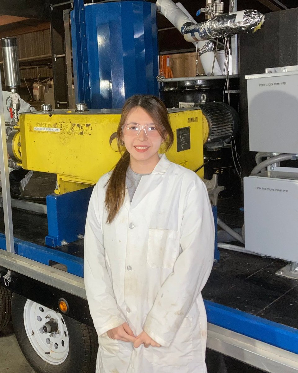 ARCSFoundation's tweet photo. Sabrina Summers is an #ARCSScholar at the University of Illinois Urbana-Champaign. Her research explores renewable energy by transforming waste biomass, including food waste, sewage sludge, and algae, into renewable transportation fuels. 🌱🔬 https://t.co/aSxXJQvzcU