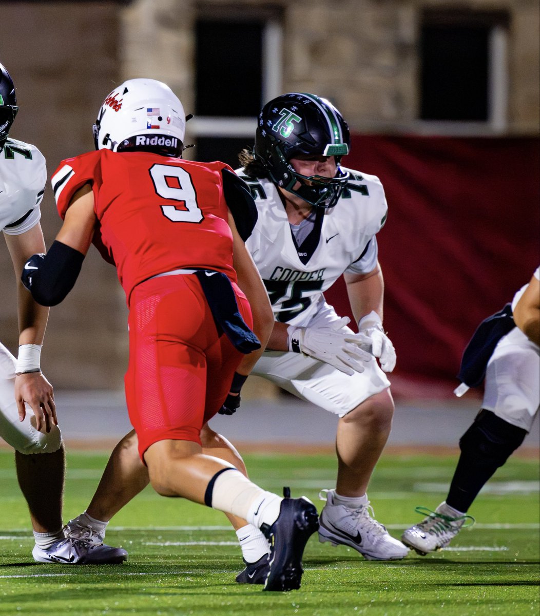 BRemmert_2028's tweet photo. Tough loss Friday night against St. Mark’s. Proud to battle alongside my brothers every week. Learn from it, get back to work, and come back stronger. 💪🐉

#AGTG #ClassOf2028 #Trenches

@Mckade64 @Coach_DeHaven @IronWillSC @footwork_king1 @JCS_Football @JCS_Athletics https://t.co/Q35Cs5EFnM