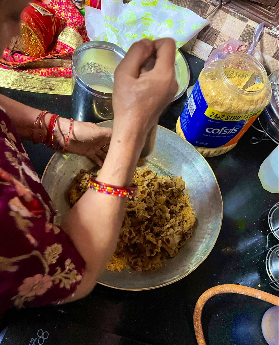 meet_coffeegeek's tweet photo. घी आळे हाथ, 
माँ आळा स्वाद!
चूरमा ❤️
#सस्ते_नशे 

जय हिन्द 🇮🇳 https://t.co/zarTEmPgIx