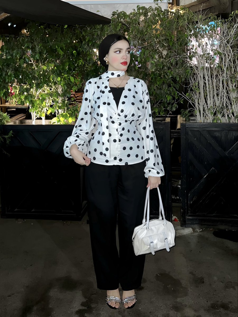 RovanAdel5's tweet photo. Just an October day ✨
Follow on instagram for more ❤️: https://t.co/Kcoryd5L5Z 
#fashion #PolkaDot #viral #redlips #viralpost https://t.co/ewAUTeXhi1