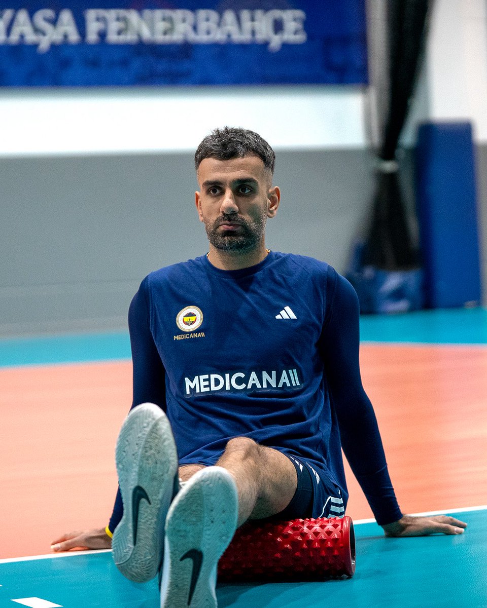 FBvoleybol's tweet photo. 📸 Gaziantep Gençlik Spor maçı hazırlıklarımız başladı.
#GGSvFB https://t.co/iDYX5E0QTb