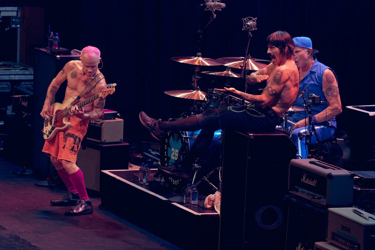 ChiliPeppers's tweet photo. 25th Celebration of the Silverlake Conservatory of Music

📸: Dave Mushegain https://t.co/NV2H5Y2d44