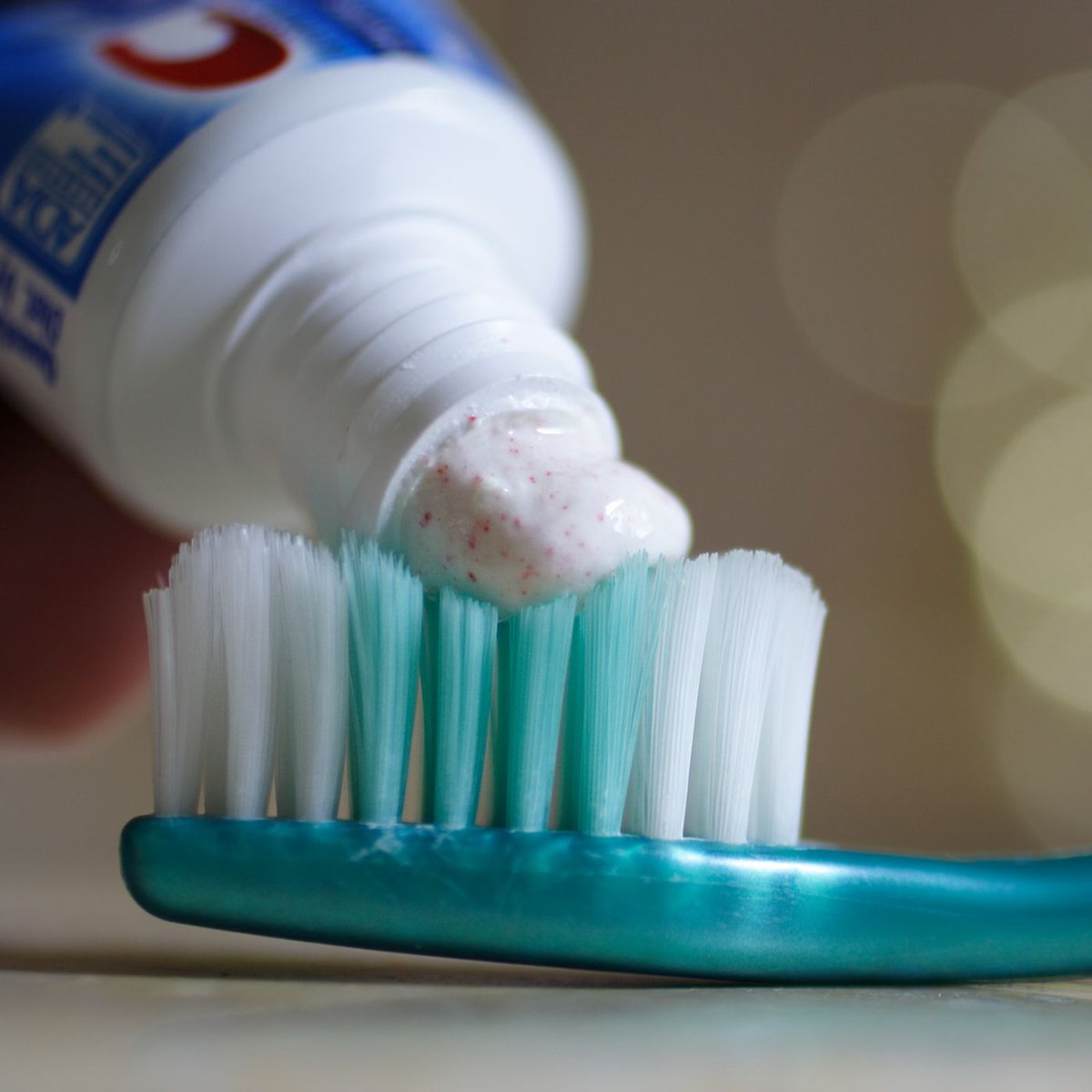 Dexerto's tweet photo. Asmongold has admitted he lost so many teeth because he went years without brushing them and only drank soda

"I didn’t even brush my teeth when I was in high school" https://t.co/Pu4IqD98Dd