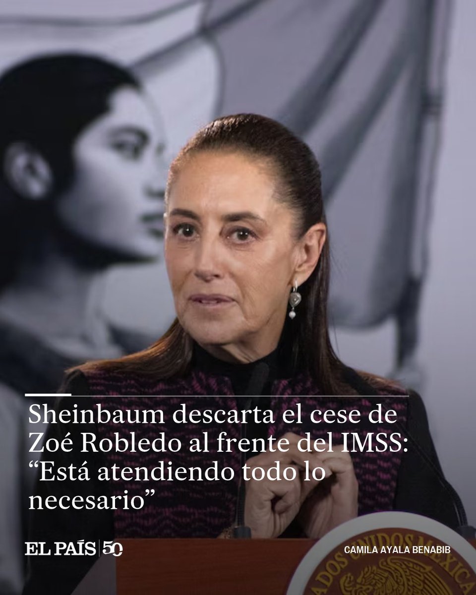 elpaismexico's tweet photo. Los trabajadores del sistema de salud pública protestan en las calles por los sueldos y contra el desabastecimiento en los hospitales. La presidenta apunta que se llevará a la mesa una nueva propuesta salarial

🔗 https://t.co/hawNTmW0B8 https://t.co/SKFcR9JTzU