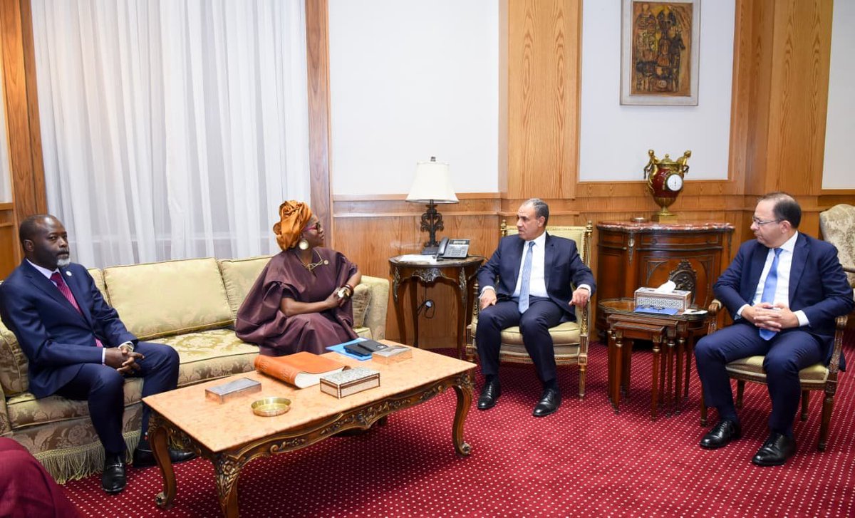 afronewswebsite's tweet photo. #عاجل 
وزير الخارجية المصري يؤكد استعداد مصر لتقديم خبراتها لجميع الدول الأفريقية في مجال البنية التحتية
#أفرو_نيوز24 
https://t.co/gVNLXiXWvo https://t.co/Hvmeu4hv9n
