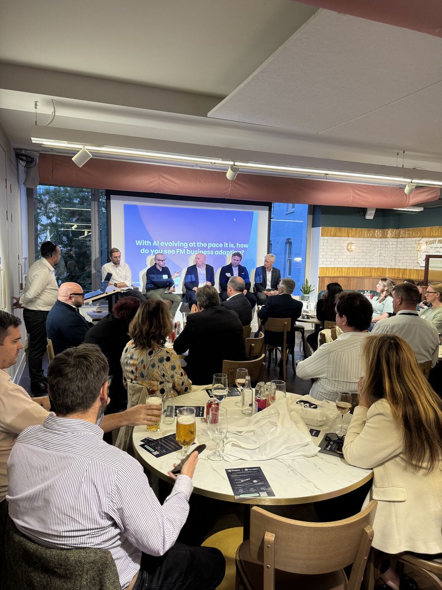 TEAM_Software's tweet photo. Thank you to everyone who joined us in London for our Timegate+ Is Changing event! 🇬🇧

From #AI and DI to the future of WFM, we loved connecting with industry leaders and showcasing what’s next for Timegate+.

Thanks to @wagestream &amp; Deploi for partnering with us! 👏 https://t.co/5kdVJJ17S3