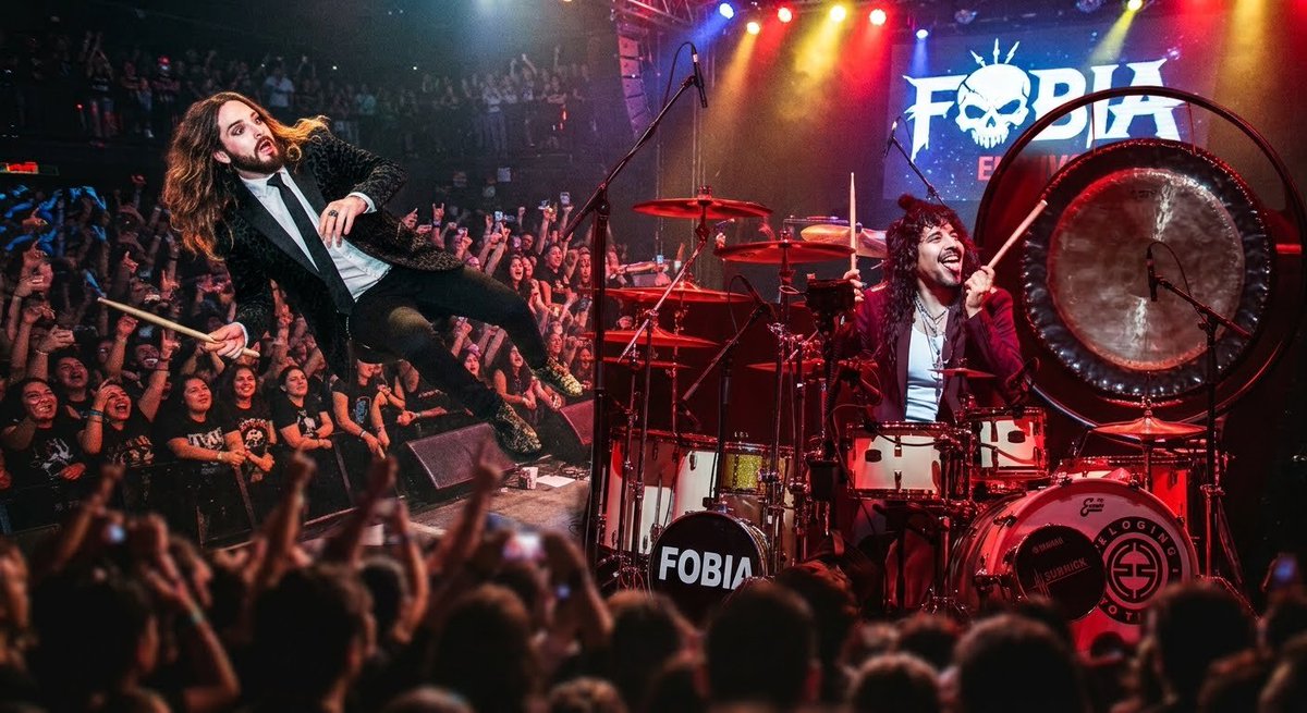 KingAdanis's tweet photo. El más épico #relevitos fue debut de Elohim Corona como el Nuevo baterista en el Vive Latino 26, tras los berrinches de Jay de la Cueva.
Ni modo, los amo a los dos, pero Elohim es el mejor baterista de México
@Marialadelradio
@Reactor105 #Fobia
#9cito https://t.co/SkF9DTVtaH