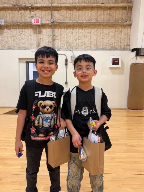 HelpKCKids's tweet photo. Every day at the Club is made up of little moments that can make a BIG difference. 💙
This October, help us keep creating more opportunities, more connections, and more Great Futures. 🫶
Be part of what makes the Club possible.
#GreatFutures #Helpkckids 
https://t.co/i4SMUcHMP1 https://t.co/Nvi0qYBOXf