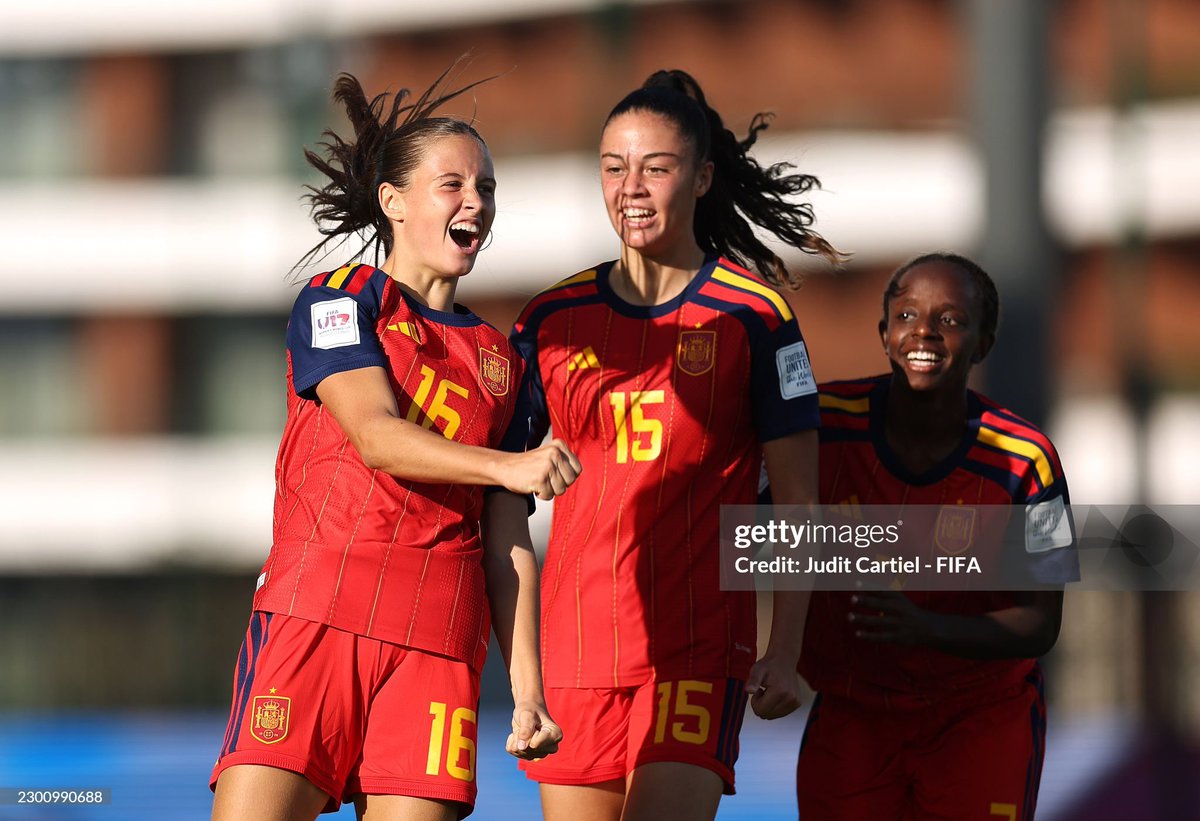 Barcafemenifoto's tweet photo. Espanya sub 17 guanya a Mèxic 2 a 0 amb gols de Carolina Ferrera i Elena Vizuete https://t.co/db9yvbnrZk