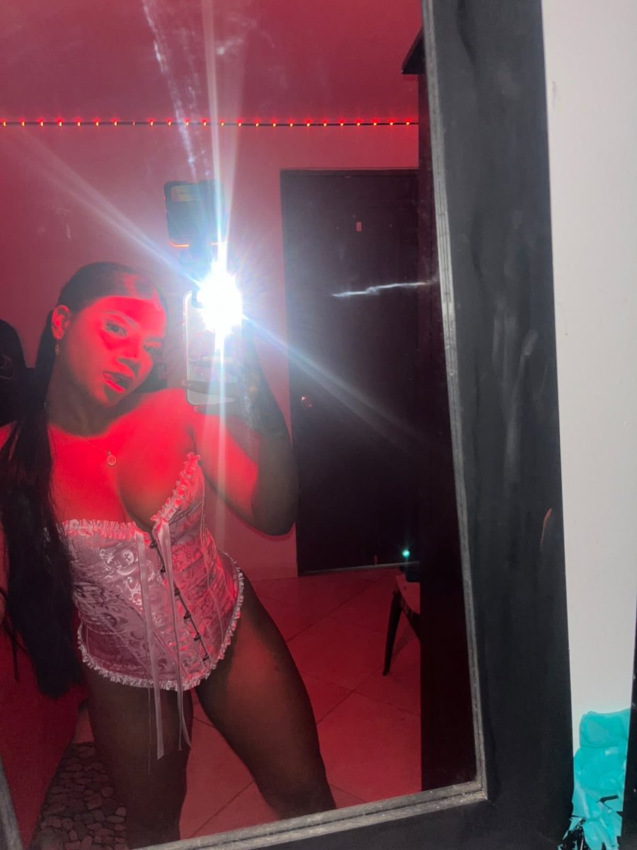 carolin42447492's tweet photo. Me quieres acostada o de pie #onlyfans #medellin #Tetonas #morena https://t.co/c4fzASep0U