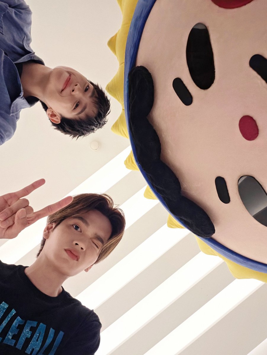 Markjrtn's tweet photo. ขอบคุณที่มาหาจูม้าคโม่วันนี้นะครับ สนุกมากๆ นอนหลับฝันดีคับบ 💛💙🤘🏻

JUNIORMARKMO X WHALEFALL
#SFxJuniorMarkJummo https://t.co/S1Eb3S62Cg