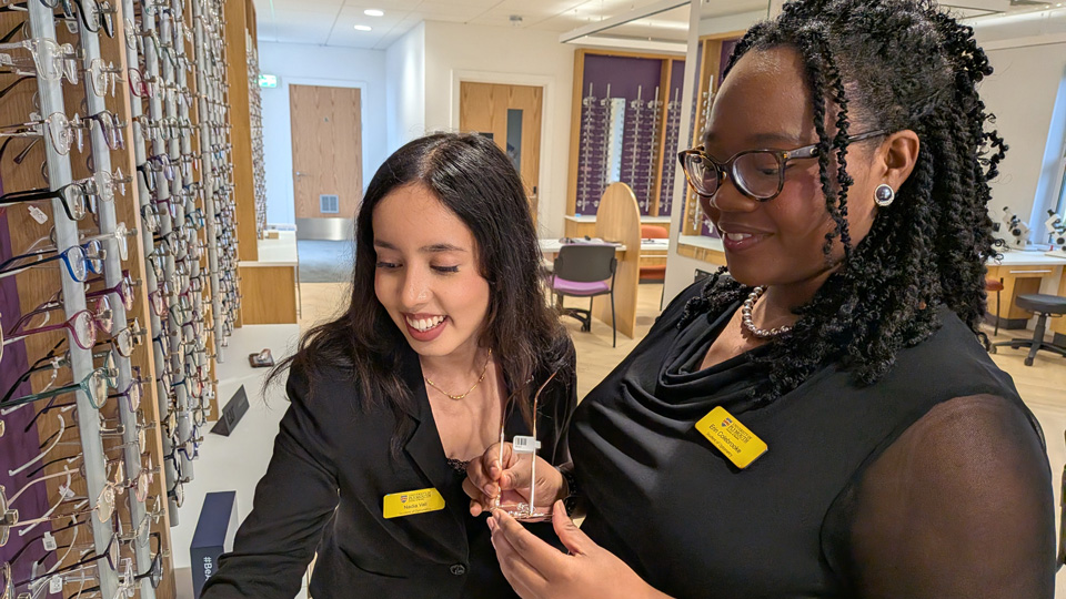 OptometryToday's tweet photo. The @PlymUni has celebrated the opening of its new Centre for Eyecare Excellence, providing eye care for the local community.

Read more about the new facility → https://t.co/eDg2Uob2E5 https://t.co/LaQ1YEJclN