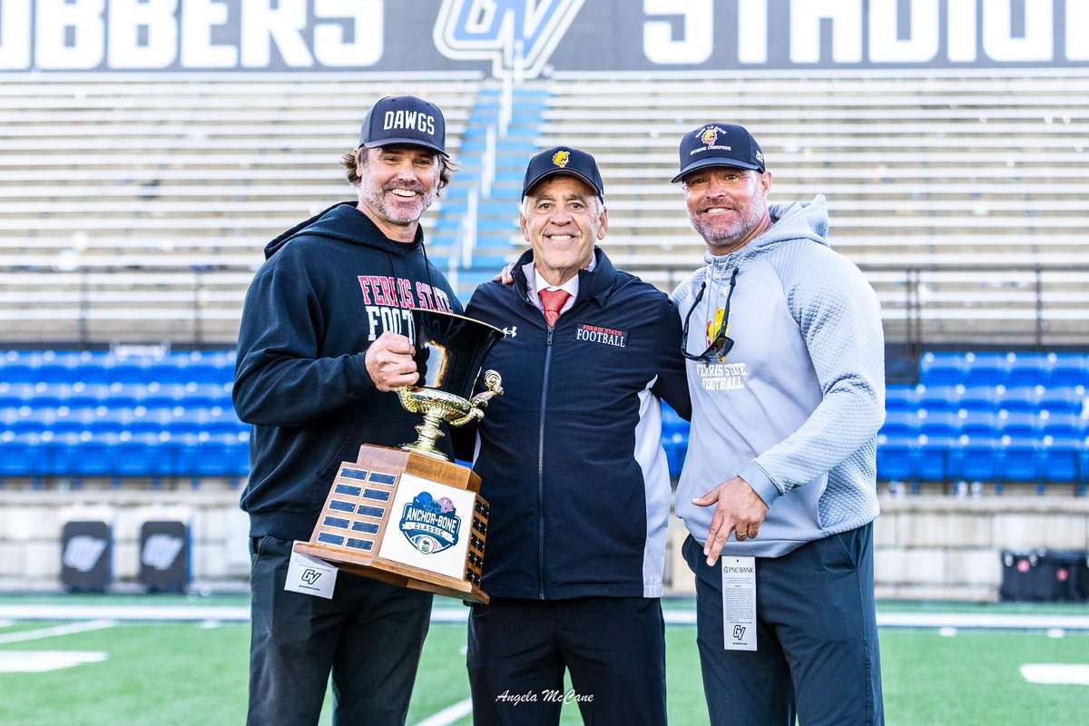 FerrisFootball's tweet photo. THANK YOU! Huge thank you to Bulldog Football alums &amp; proud supporters Brian &amp; Jeff Carmody of Buffalo Wild Wings for teaming up with FSU &amp; GVSU to sponsor the Anchor-Bone Trophy! https://t.co/gbF1aFs8NY
