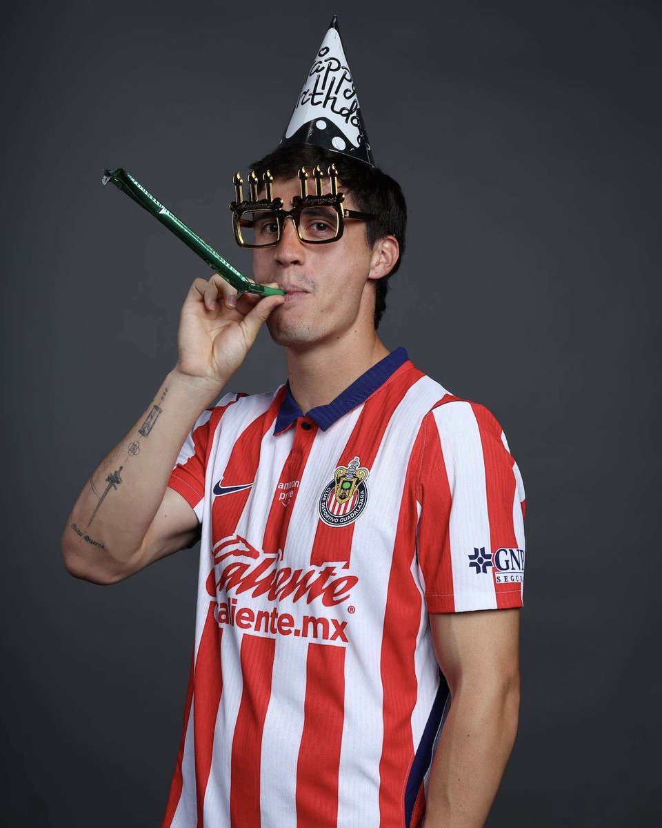 Chivas's tweet photo. Les dejo unas 📸 del cumpleañero 🎊 https://t.co/WwhZLzQ2Ai
