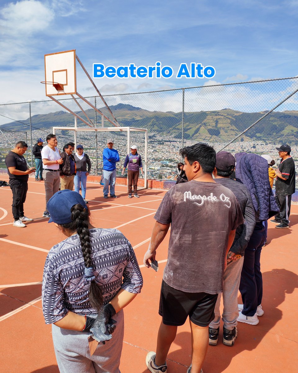 Cesar_DiazA's tweet photo. #LoDijoCesar | Compartir con nuestros vecinos del #Beaterio nos reafirma un compromiso: escuchar para servir y ser parte de sus actividades. Vamos por mejores #Diaz para Quito
#CesarDiaz #Quito #deporte #HeroeDeGuerra #SurDeQuito https://t.co/ZyaJstdFDk