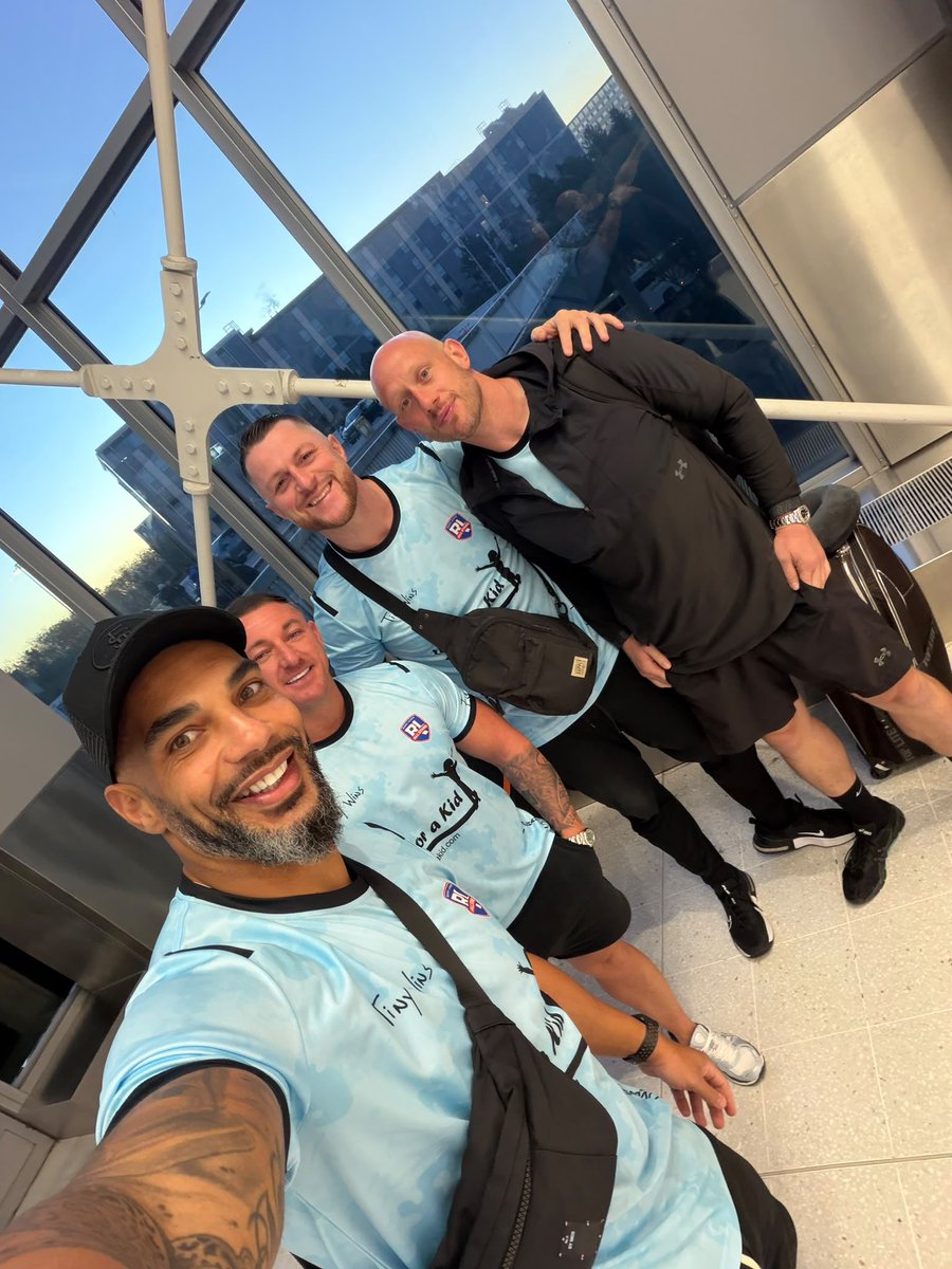CraigBoot85's tweet photo. What a tour it’s been .. Cambodia / Thailand 

Amazing experience and met some absolute top blokes 💙🇹🇭🏉🇰🇭

#ISFCambodia #LifeForAKid https://t.co/lBdnEXZDjL