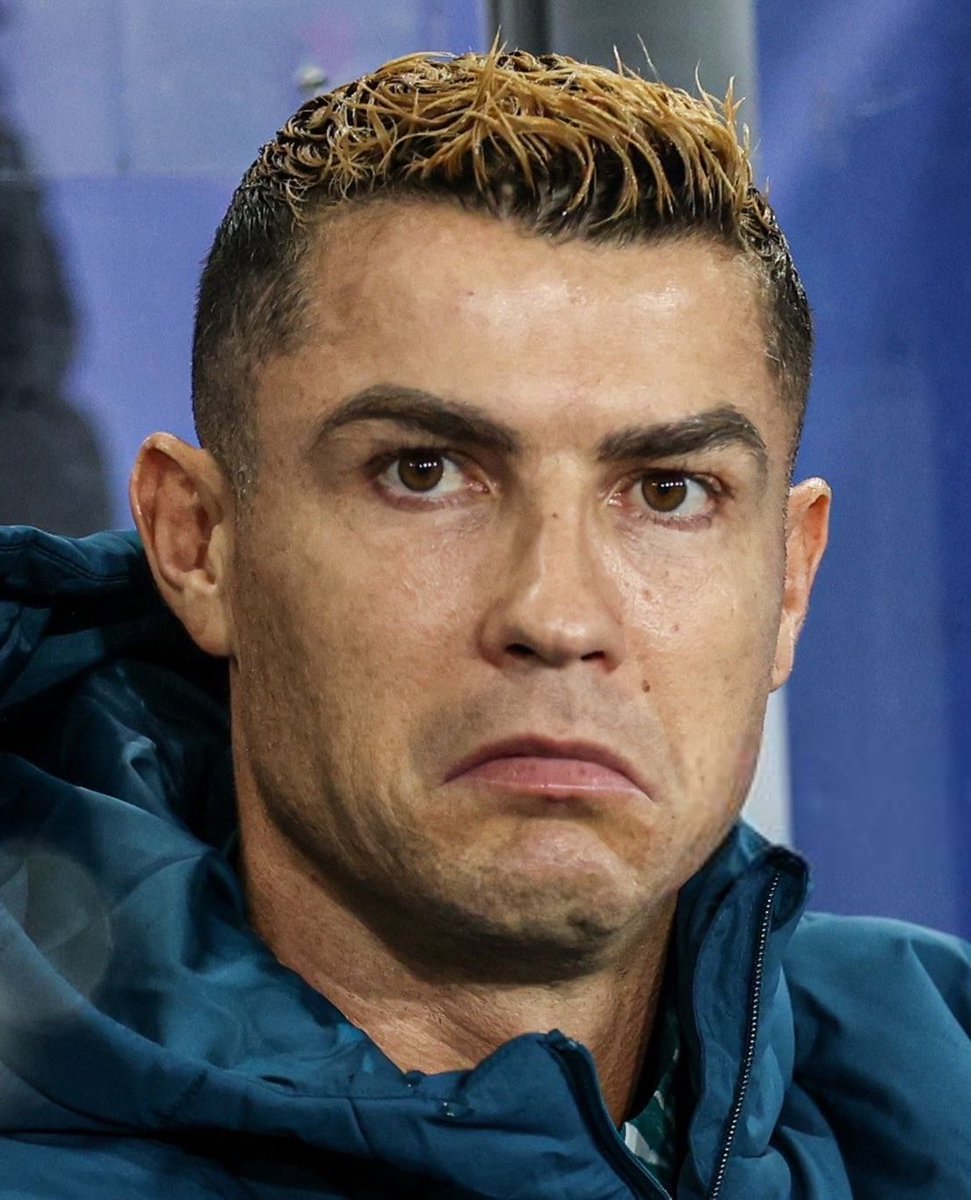 centregoals's tweet photo. 🚨🚨| OFFICIAL: Cristiano Ronaldo has been handed a 𝟑𝟎-𝐃𝐀𝐘 𝐒𝐔𝐒𝐏𝐄𝐍𝐒𝐈𝐎𝐍 and a €255 fine for leaving Portugal's national team camp during the international break. 🚫🇵🇹 https://t.co/wqQ9sJx4L5