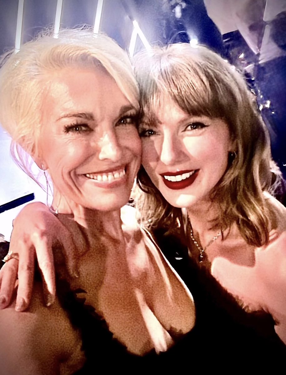 swifferupdates's tweet photo. 📲| Hannah Waddingham shares an unseen selfie with Taylor on Instagram 

"My joyful thanks to the beauty inside and out that is @taylorswift13 for lifting that room with your love and talent. What a pleasure to meet you, my friend. X" https://t.co/uK5R1fFTDI