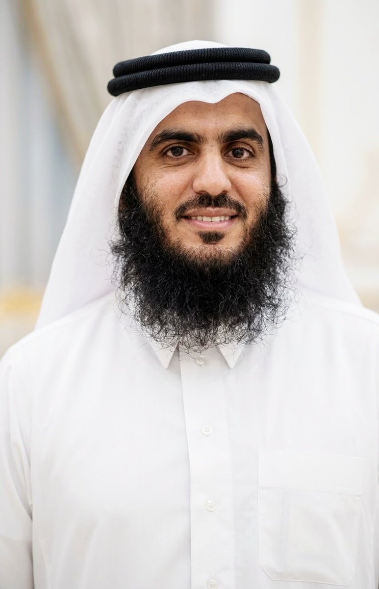 khalilfarran's tweet photo. ابن #الخُبر البار ، الشيخ القارئ #أحمد_بن_علي_العجمي صاحب الصوت الشجي الذي أسر القلوب .
​صدح صوته العذب في محراب #الجامع_الكبير في #مدينة_الخبر محيياً ليالي رمضان لسنوات طوال في ثمانينيات وتسعينيات القرن الماضي .
​تجاوزت شهرته حدود الوطن لتصل إلى أصقاع العالم العربي ، تاركاً أثراً طيباً في كل مكان.
​حين تسمعه يتلو آيات الذكر الحكيم عبر وسائل التواصل الاجتماعي ، تشعر وكأنك تستمع إلى مزمار من مزامير آل داود ، فتخشع القلوب وتدمع العيون .
حفظه الله ورعاه ..
