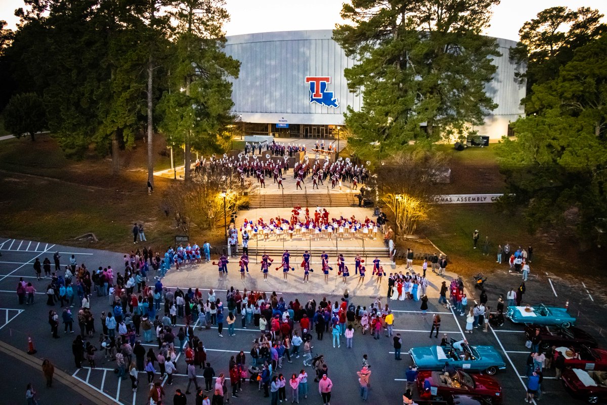 LATechFB's tweet photo. No matter where the road takes us, it always leads home.

Homecoming vs. Old Dominion, Sat, Oct 24 | 4 p.m. CT on ESPN+

Bulldog legend Boston Scott rings the bell.
Lucius McGehee Jr. is our honorary coin toss.
Presented by Super 1 Foods. 

Six Chapters, One Story. Chapter Four: Welcome Home. 

Full story 🗞️ | https://t.co/UBaWryredv
