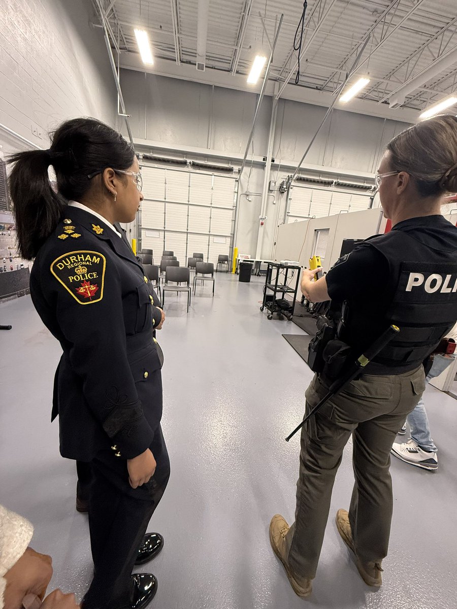 DRPS's tweet photo. Our Mini Chief was ready for a challenge! 💪

Chief for a Day Anayta Sehrawat stopped by our Education and Training Centre to spend time with our Use of Force instructors and learn about the training our officers receive. She even put her skills to the test by completing an obstacle course!

Stay tuned as we follow along on her busy day! 🚔