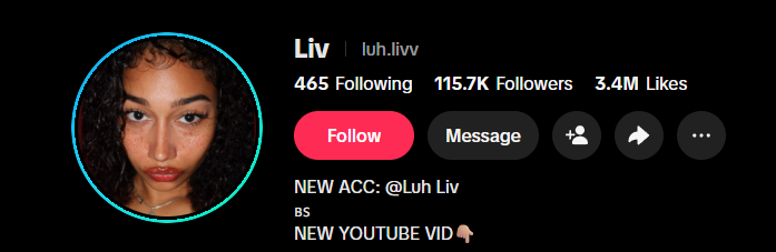 WreckTheWeb's tweet photo. He has more followers than her on both platforms https://t.co/DEbEwooLja