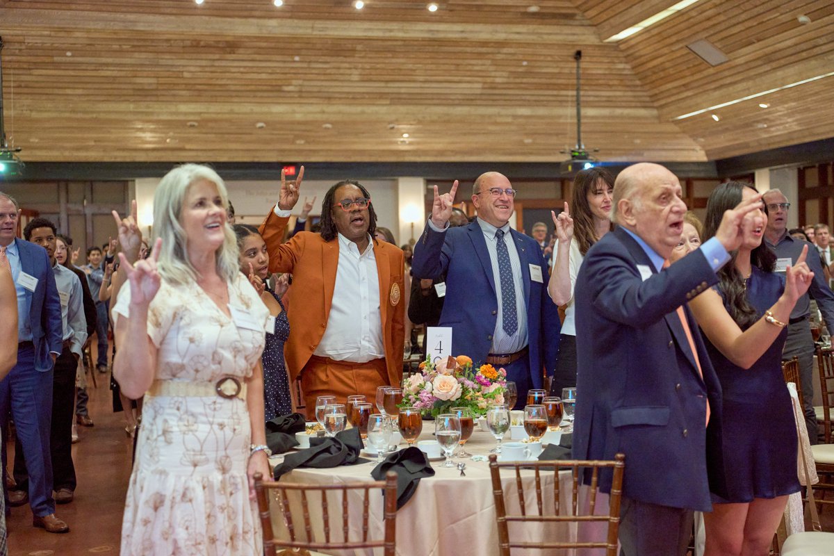 TexasExes's tweet photo. Last week, we recognized our scholarship recipients and donors. Since awarding our first scholarship in 1899, the Texas Exes has become one of the largest alumni association programs in the country. Learn more about the impact of Texas Exes scholarships: https://t.co/HHVefHlfbd https://t.co/rlPjuhwRWH