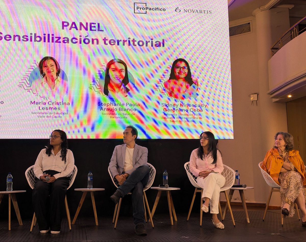 SecSaludBAQ's tweet photo. La secretaria @StephanieABaq participa hoy en el panel de sensibilización territorial sobre la ‘Ruta Integral de Atención del Cáncer de mama: Un Camino Rosa Sin Fronteras’, reafirmando el compromiso de Barranquilla con la detección temprana y la atención oportuna. https://t.co/wNRn9d3B0i