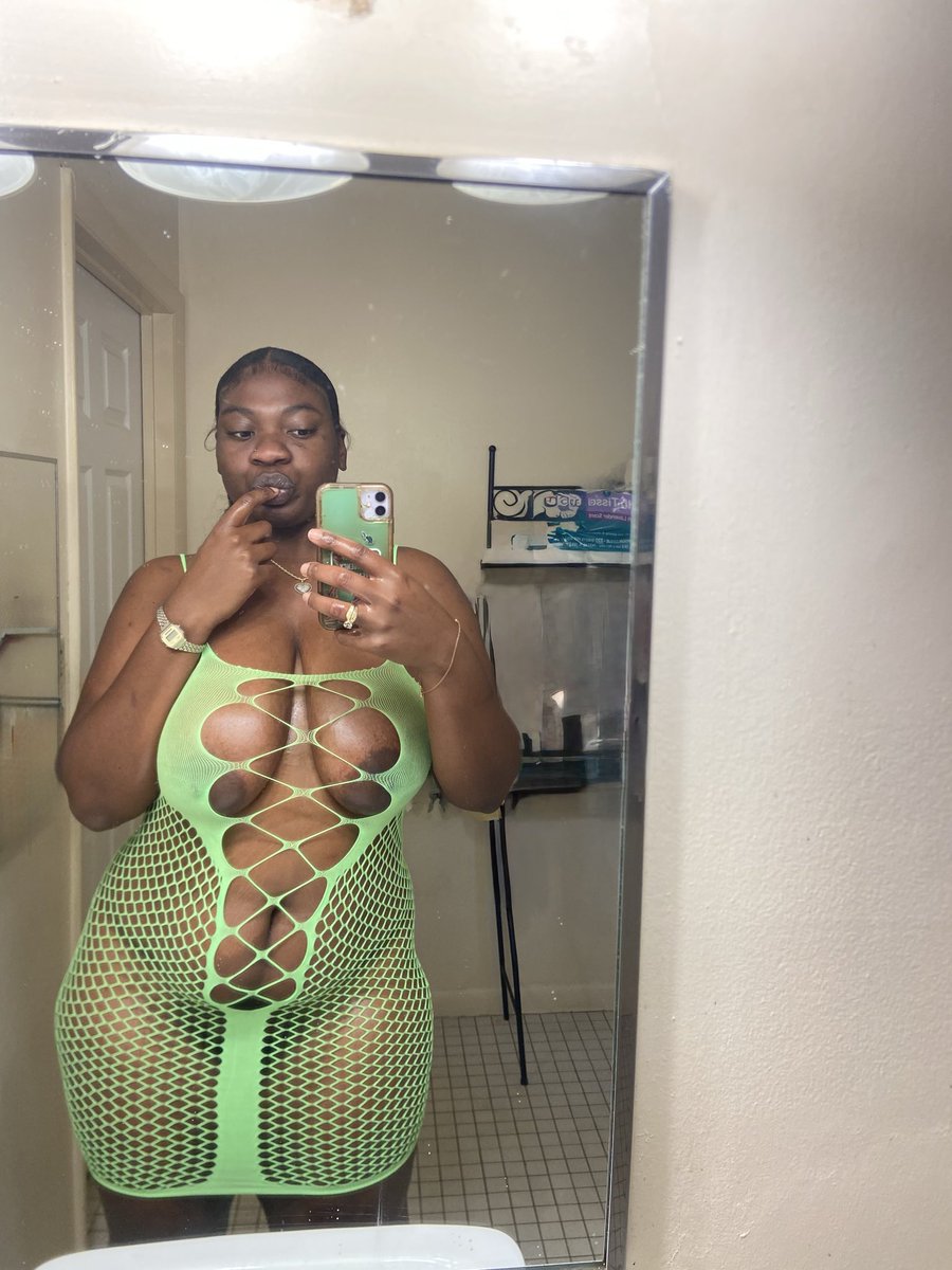 MsDonIsThatU's tweet photo. πNow He Love Tall Womenπ #ebony #pussy #bigfatpussy #bigfatpussy #ass #ebony #ass #ebonygf #Addictivehugemassive #BigTits #hugemelons #hugenaturals https://t.co/fb7FMrBmBO