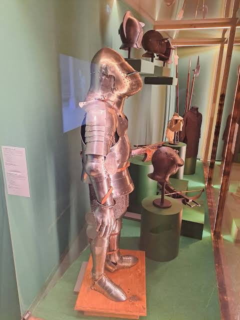 TimothyEveland's tweet photo. Milanese armor was seriously some of the best in the world. https://t.co/8RAQqw3snm