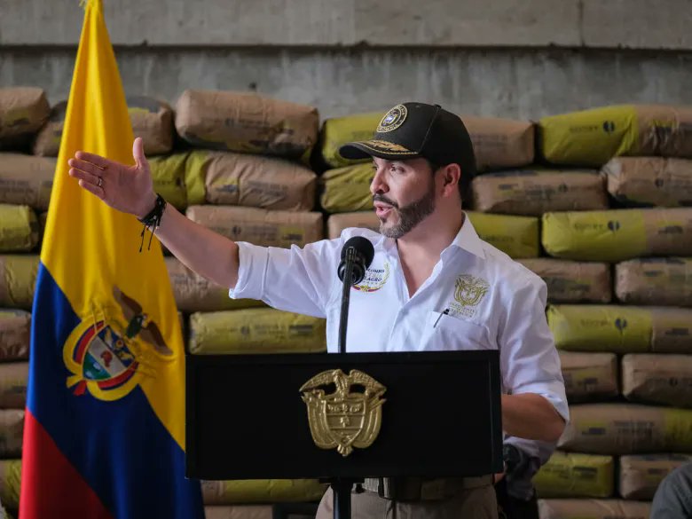 lasillavacia's tweet photo. En ciudades como Quibdó y Pereira están creciendo las voces críticas por la reconstrucción tras el terremoto del 10 de agosto.

Luego de 66 días de la catástrofe, el Fondo Milagro empezó a operar.

La capacidad ejecutiva del presidente @DELAESPRIELLAE está a prueba.

Va hilo🧵 https://t.co/e4B4tD98aj