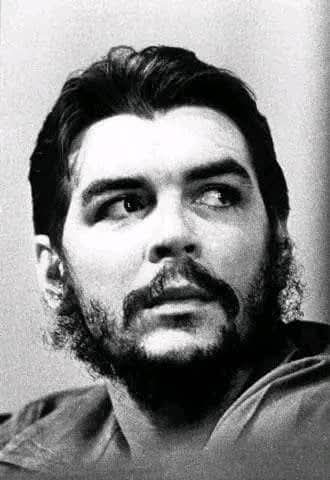 MisaelSNTC's tweet photo. 🇨🇺| En tiempos de apatía, donde unos se apartan de las causas justas y otros prefieren cabalgar hasta el final… actuemos apegados al ejemplo del Che, de un revolucionario verdadero guiado siempre por grandes sentimientos de amor.

#CheVive 
#LaHabanaDeTodos https://t.co/1PxqXCplT5