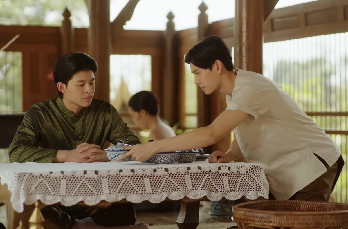 sashimirolleee's tweet photo. After Prince Fa Ham takes the blame for his brother and is imprisoned, he escapes with his caretaker's help. They flee to a province where no one knows him and becomes a servant to Khun Luang Poramet, the arrogant son of a wealthy family. 

And unexpectedly, they fall in love. 👀 https://t.co/xg6MPq9JeW