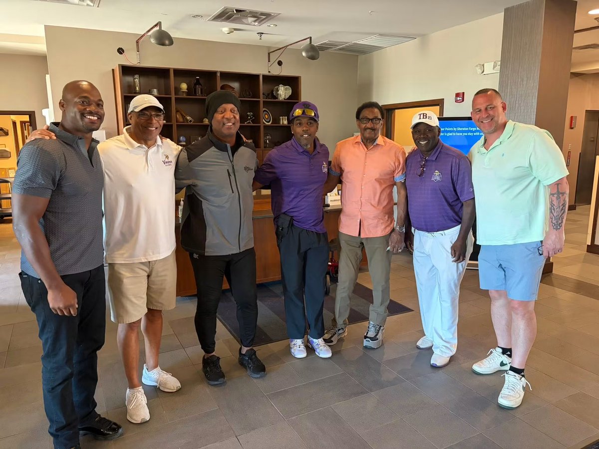 ChuckForeman's tweet photo. Always great to be back with the Vikings family! https://t.co/LqaXVCXgES