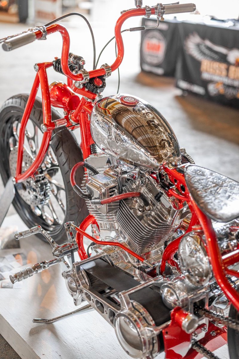 beardedbikez's tweet photo. That's some fine work right there on show, just love how the red frame sits around all the chrome 

#motorcycle #motorcyclelife #chopperstyle #WorkOfArt https://t.co/rB2EUtb630